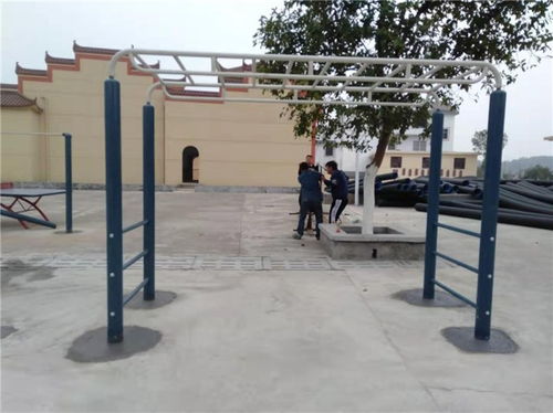 小區(qū)EPDM圖案設(shè)計(jì)球場(chǎng)地面工程鋪設(shè) 打造多功能運(yùn)動(dòng)空間